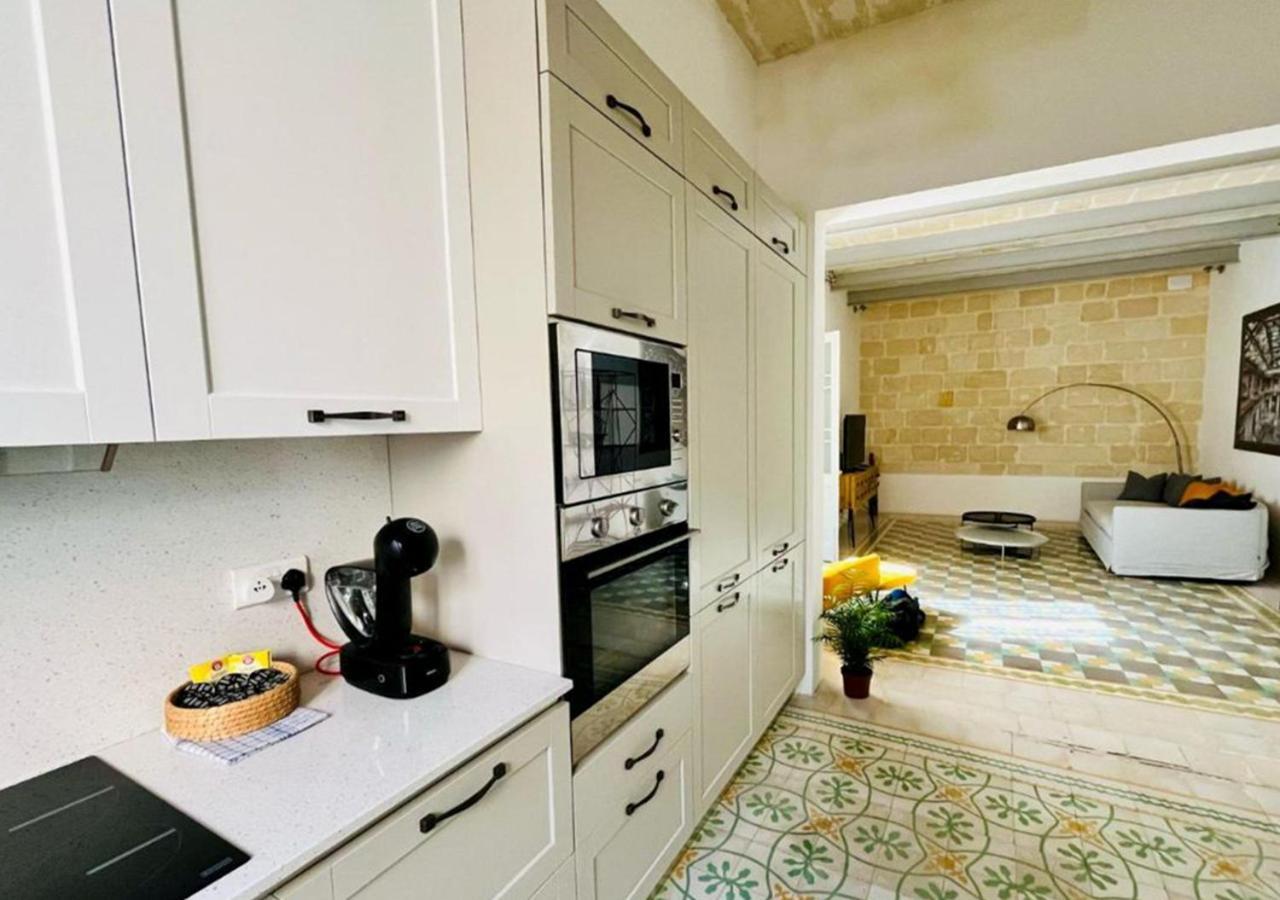 Deluxe One Bedroom Apartment 10 Meters From Valletta Center Buitenkant foto